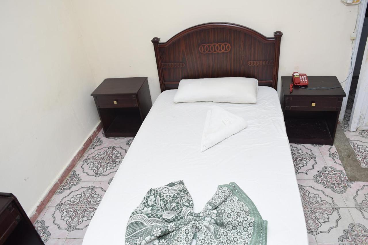 Egyptians Hostel อเล็กซานเดรีย ภายนอก รูปภาพ